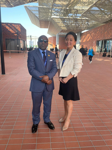 original Malawi Vice President Honorable Michael Usi with Gold Standard CEO Margaret  Kim at COP28 Dubai (Photo: Business Wire)