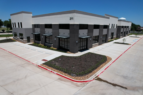 Phillip Maxwell of Davidson Bogel Real Estate represented Direct Edge with its first acquisition and location in Texas. (Photo: Business Wire)