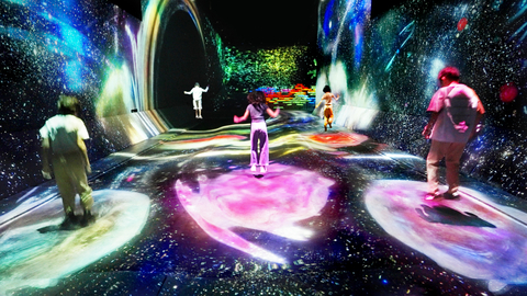 teamLab Planets將在2025年初隆重擴大規模，增添「運動森林」、「未來園」以及「捕捉並收集的森林」展區。（teamLab，「運動森林」參考圖／照片來源：teamLab）