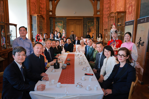 Fuding white tea tasting (Photo: Business Wire)