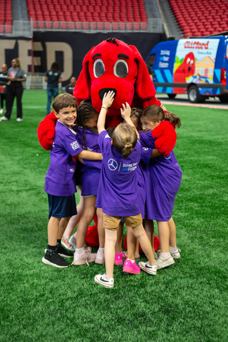 Enthusiastic campers from YMCA of Metro Atlanta experienced interactive safety education stations on passenger and pedestrian safety, with a special appearance by Clifford the Big Red Dog. (Photo: Business Wire)