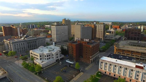 Lumos celebrates its expansion into Ohio's Mahoning Valley with a $230 million investment. (Photo: Business Wire)