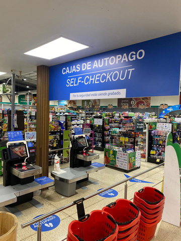 Megasuper, uno de los retailers líderes en Costa Rica, anuncia la instalación de las soluciones de autoservicio "Self Checkout System 7" de Toshiba Global Commerce Solutions, convirtiéndose así en uno de los primeros del país en ofrecer experiencias de compra mejoradas a través de innovadoras opciones de autopago. (Photo: Business Wire)