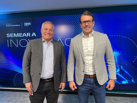 Otavio Lazarini, President, TD SYNNEX, Latin America and Caribbean with Tonny Martins - President and Technology General Manager, IBM Latin America. (Photo: Business Wire)