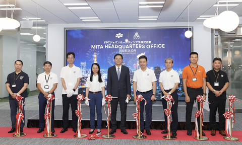 FPT Cuts Ribbon on New Japan Headquarters