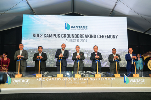Vantage Data Centers celebrates the groundbreaking of its 256MW Cyberjaya campus (KUL2) with Malaysian government officials and local partners. (Photo: Business Wire)