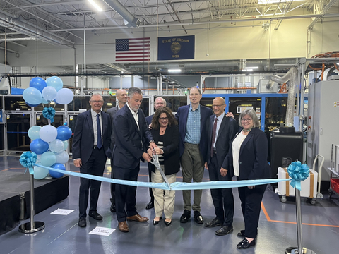 ESS is joined by Senator Ron Wyden (D-OR), EXIM leadership, partners and local officials to cut the ribbon on the company's new manufacturing line. (Photo: Business Wire)