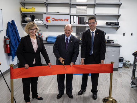 Chemours opens state-of-the-art Battery Innovation Center at its Chemours Discovery Hub in Newark, Del. (From left to right): Chemours President & CEO Denise Dignam, U.S. Senator Chris Coons (Del.), Chemours – Advanced Performance Materials President Gerardo Familiar. (Photo: Business Wire)