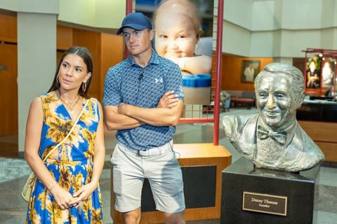 PGA TOUR star Jordan Spieth and his wife, Annie, kicked off FedEx St. Jude Championship week, Monday, Aug. 12, with a personal tour of St. Jude Children’s Research Hospital where they presented a check for $500,000 on behalf of the Jordan Spieth Family Foundation. (Photo: ALSAC / St. Jude Children’s Research Hospital)