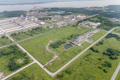 original Le site de NMG pour l’usine de matériaux de batterie de Bécancour de la phase 2 pendant les travaux préliminaires comprenant le déboisement, le nivellement du sol et la construction d’une route. (Photo: Business Wire)