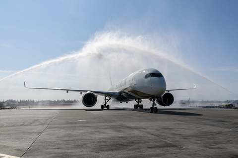 Seattle-Tacoma International Airport welcomes STARLUX Airlines' inaugural Taipei-Seattle route with a spectacular water cannon salute. (Photo: Business Wire)