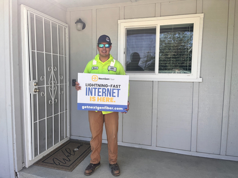 Manuel is one of the first customers unWired Broadband has connected to their NextGen Fiber network. (Photo: Business Wire)