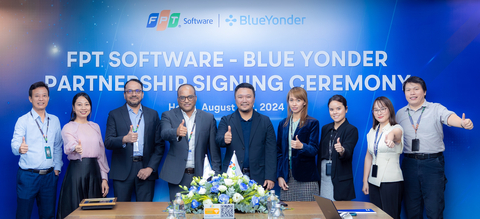 The partnership signing ceremony took place in Hanoi, Vietnam with Lakshmikanth Sundararajan, Managing Director of Blue Yonder Asia Pacific Alliances, Anand Kumar, Senior Sales Director of Blue Yonder Southeast Asia and Nguyen Khai Hoan, SEVP of FPT Software. (Photo: Business Wire)