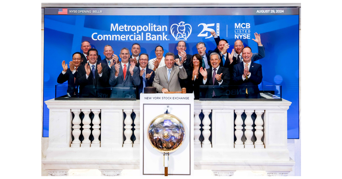 Metropolitan Commercial Bank Rings NYSE Opening Bell to Commemorate 25th Anniversary