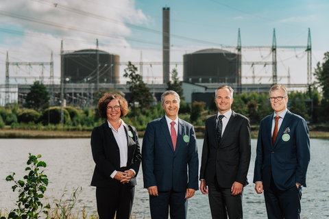 From left to right: Petra Lundström, Executive Vice President, Nuclear Generation, Fortum; Tarik Choho, President of Nuclear Fuel, Westinghouse; Kai Mykkänen, Minister of Climate and the Environment; Markus Rauramo, CEO, Fortum (Photo: Business Wire)