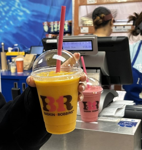 Tout au long du mois de septembre, à chaque vente de smoothie sans produits laitiers, Baskin-Robbins versera 1 $ à BGC Canada pour appuyer ses activités auprès des jeunes Canadiens et Canadiennes. (Photo : Business Wire)