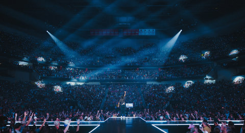 Phil Wickham onstage at the sold-out Summer Worship Nights Tour in St. Louis, Missouri.(Photo: Business Wire)