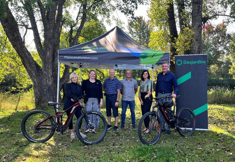 Eric Desaulniers accompanied by the Québec Minister of Tourism, espace nature Haute-Matawinie representatives and key partners at the center unveiling event earlier this week. (Photo: Business Wire)