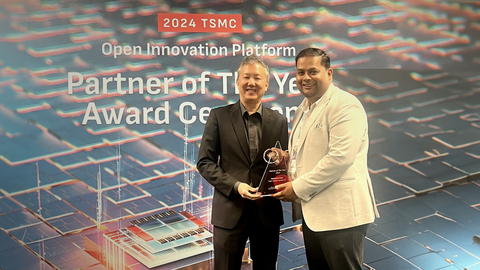 Dan Kochpatcharin, Head of Ecosystem Alliance Management Division, TSMC (on the left), and Mohit Gupta, Senior Vice President and General Manager of Custom Silicon and IP at Alphawave Semi (on the right). (Photo: Business Wire)