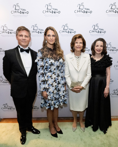 On Wednesday, September 25, the Consul General of Sweden in New York City, together with the World Childhood Foundation, hosted a dinner in honor of Her Majesty Queen Silvia of Sweden and Her Royal Highness Princess Madeleine's visit to New York. Pictured from left to right: HE Ambassador Erik Ullenhag, Her Royal Highness Princess Madeleine, Her Majesty Queen Silvia, Executive Director of the World Childhood Foundation-USA Mary L. Pulido, PhD. (Photo credit: Louis Chan)