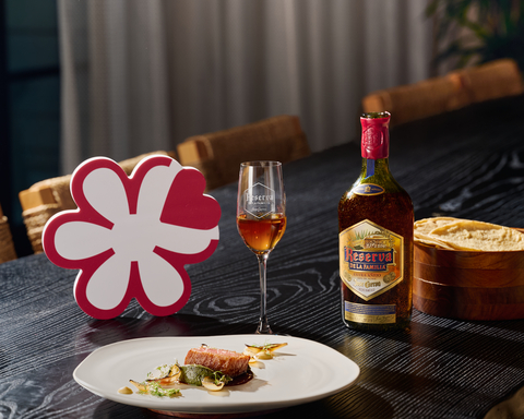 Reserva de la Familia®, the crown jewel of the Jose Cuervo® family, is teaming up with the MICHELIN Guide U.S. as its Official Tequila Partner through 2025. This partnership marks a significant step in the ongoing commitment of Reserva de la Familia to champion high-end Mexican gastronomy in the U.S. (Photo: Business Wire)