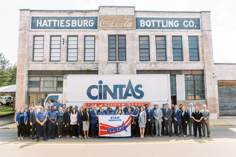 Cintas' Hattiesburg location came together to celebrate their VPP Star-certification. (Photo: Business Wire)