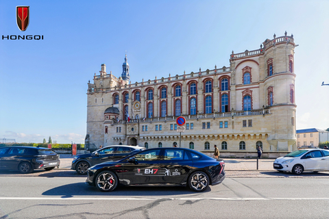 HONGQI EH7 und EHS7 liefern bei der Medien-Testfahrt eine erstaunliche Leistung ab (Photo: Business Wire)