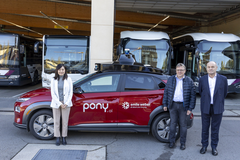 Emile Weber, Managing Partner of Emile Weber Group, Roly Heinisch, Managing Partner of Emile Weber Group and Dr. Yimeng Zhang, VP of Engineering at Pony.ai in front of a Pony.ai autonomous vehicle, at Emile Weber’s office, in Luxembourg, October 23, 2024 (Photo: Business Wire)