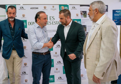 Javier Rodríguez, AECOM Country Manager Colombia and Peru, Alejandro Eder, Mayor of Cali, Rodrigo Veloso, Founder and CEO ONE Amazon, Jaime Andrés Niño, AECOM Executive Vicepresident LATAM (Photo: Business Wire)