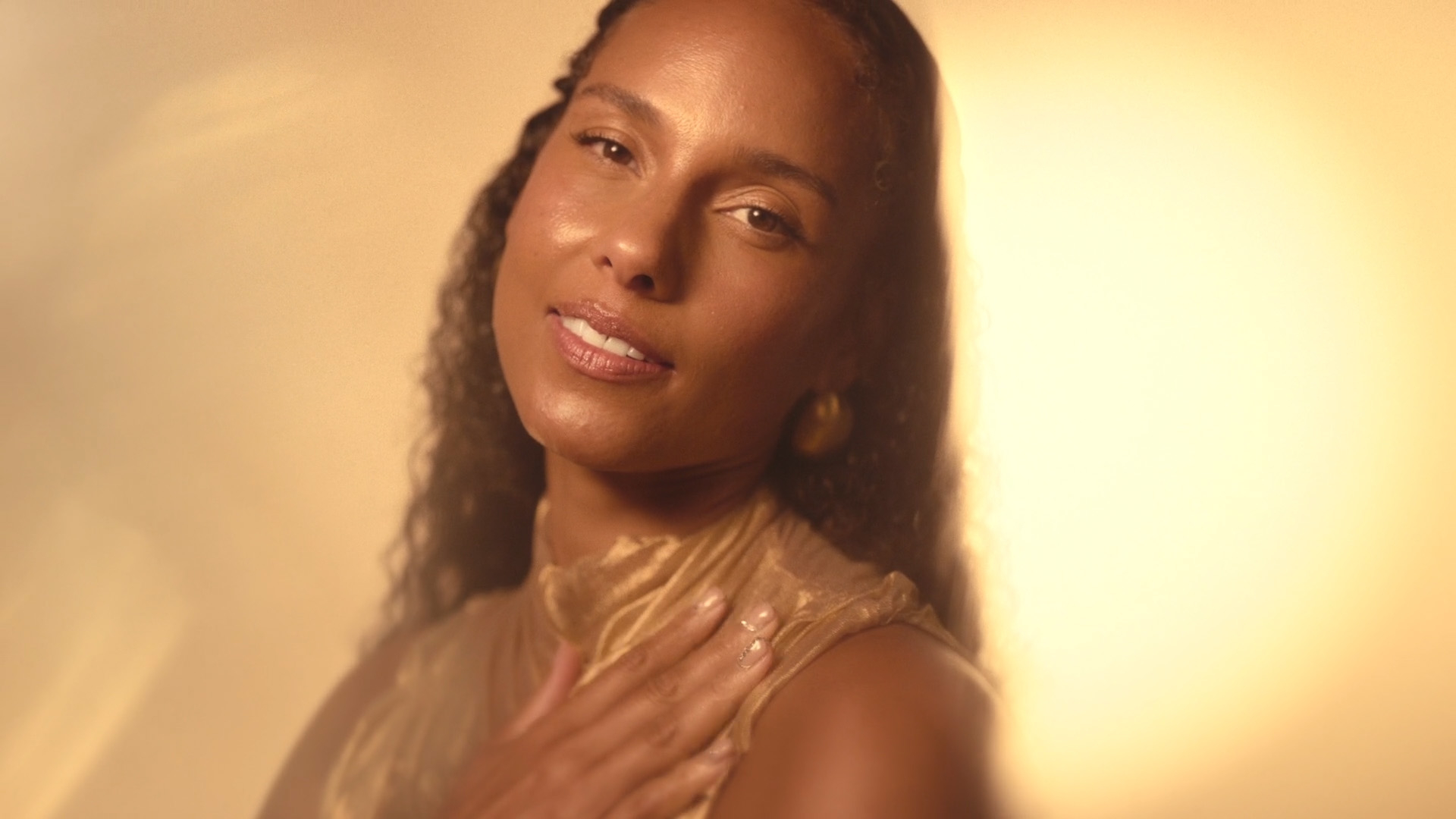 Keys Soulcare expands best-selling Let Me Glow Illuminating Serum with three skin-loving ways to glow, created with Alicia Keys