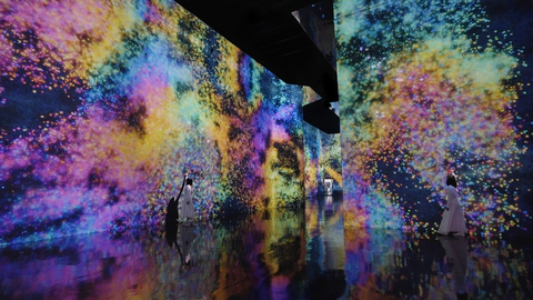 teamLab，自動抽象，供圖：teamLab Borderless, Jeddah (c) teamLab