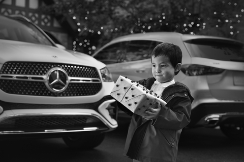 Mercedes-Benz USA Launches 2024 "Holidays with Love" Campaign to Celebrate the Joy of Togetherness (Photo: Business Wire)