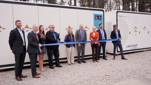 Massachusetts representatives and electeds join MMWEC and Lightshift Energy executives to unveil Paxton, MA’s new battery storage project. (Credit: Nicole Gaffney, UFO Originals)