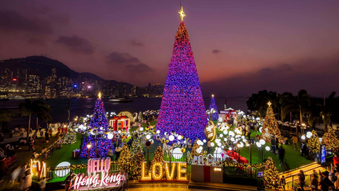 Explore Christmas Town with your loved one this festive season in the West Kowloon Cultural District. (Credit: Hong Kong Tourism Board)