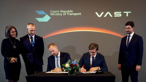 Signing of MOU (from left to right) Indira Feustel; Andrew Feustel, Vast Astronaut Advisor; Max Haot, Vast CEO; Marin Kupka, Czech Minister of Transport; Vaclav Kobera, Czech Director of Space Activities. (Photo: Business Wire)