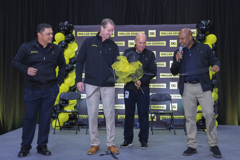 Dollar General celebrates the grand opening of its Aurora, Colorado distribution center with employees, their families, elected officials and community donations. (Photo: Business Wire)