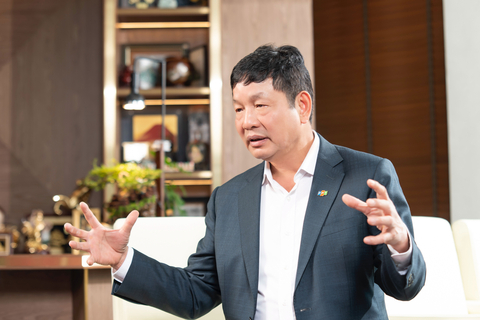 Dr. Truong Gia Binh, FPT Corporation Chairman and Founder, shares FPT?s commitment to accompanying Japan in facilitating a successful AI journey (Photo: Business Wire)