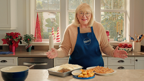 Donna Kelce reveals Mini Beef Wellingtons with Smoked Gouda Dipping Sauce as the grand-prize winning recipe of the Pillsbury Bake-Off™ Contest (Photo: Business Wire)