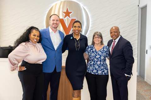 From left to right: Courtney Taylor and Peyton Jones with Veritex Community Bank, Christa Stoneham with Houston Land Bank Fund, Sherrie Young with Credit Coalition and Bruce Hatton, FHLB Dallas. (Photo: Business Wire)