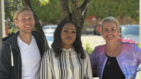 from the left; Jonas Cedenwing (Founder CTO, Telness Tech), Teniola Stuffman (Group Executive Director Business Development VAS2Nets), Martina Klingvall (Founder, CEO Telness Tech) (Photo: Business Wire)