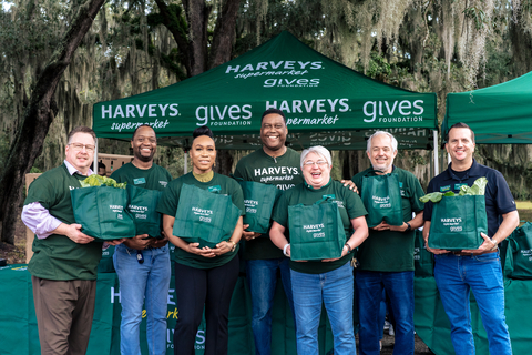 To help minimize food insecurity around the holidays, the grocer is collaborating with more than 20 local food banks and community partners across its five-state footprint to provide turkeys and holiday sides to neighbors who may be facing hunger. The grocer invites customers to join in the spirit of giving by donating $1, $5 or rounding up their grocery bills at the register or by participating in the grocer’s “buy one, give one” initiative – where customers are encouraged to donate a shelf-stable item at checkout – to help ensure neighbors experiencing hunger can enjoy a warm holiday meal this season. (Photo: Business Wire)