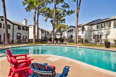 Springwood Park Apartments is located in Spring Branch West, near Houston's Energy Corridor (Photo: Business Wire)