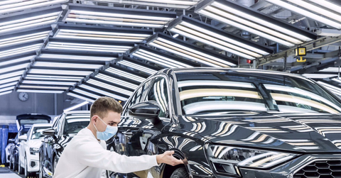 SunLike: Beleuchtungen für die präzise Kontrolle von Oberflächen in der Automobilindustrie (Foto: Broll Systemtechnik)