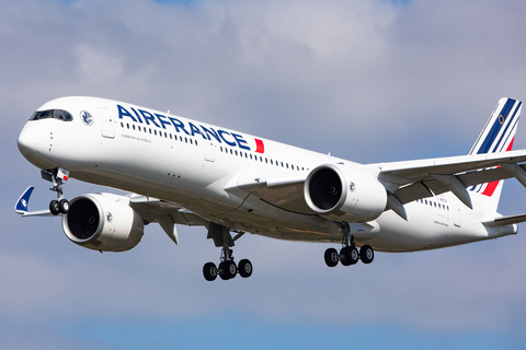 The Airbus A350-900, named “Cherbourg-en-Cotentin,” on lease from CDB Aviation will support Air France’s ongoing efforts to renew its fleet with modern and fuel-efficient aircraft. (Photo: Business Wire)