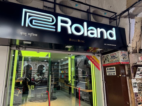 Roland Store Opens in Mumbai and Delhi. (Photo: Business Wire)