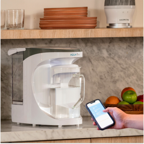 AquaTru launches its newest model, the Carafe Smart (Photo: Business Wire)