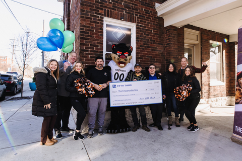 The Empanada’s Box in Cincinnati, Oh. was one of five small businesses randomly selected to receive a $5,300 grant from Fifth Third as part of a holiday small business appreciation campaign. (Photo: Business Wire)