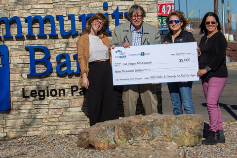 From left: Makahla Harapat, executive director of MainStreet de Las Vegas; Richard Lindeborg, president of the Las Vegas Arts Council; Yvette Williams, CEO and President of Community 1st Bank of Las Vegas and Sharon Garcia, vice president and commercial lender at Community 1st Bank. (Photo: Business Wire)