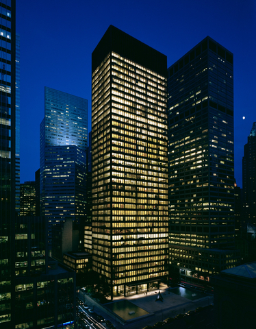 original 375 Park Avenue - Seagram Building. (Photo: Business Wire)