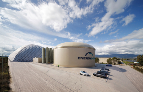 Representación de la planta de CO2 Battery de Energy Dome en Ottana, Cerdeña, Italia. (Photo: Business Wire)